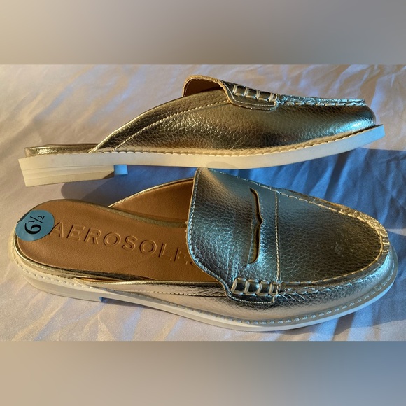 AEROSOLES Metallic Gold Loafers - Picture 1 of 3
